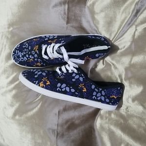 Canvas Low Top Casual Fashion Sneakers, Blue navy, Women's size 10 M, Brand New
